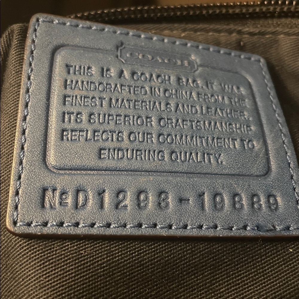 Coach Legacy Duffle, Dark Teal Color. - Picture 4 of 4
